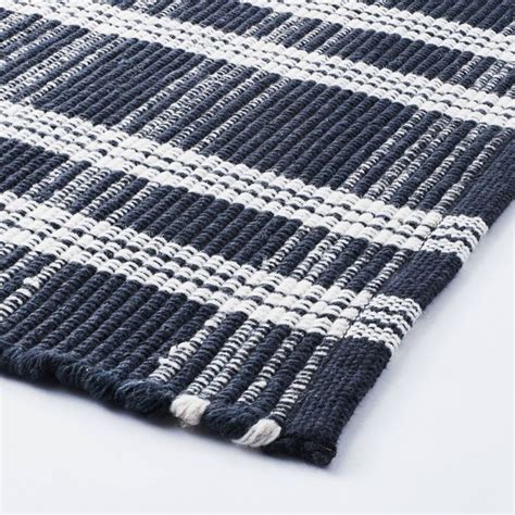 Studio mcgee creates high end design and i love the affordability of the items from the threshold collection. Windsong Indoor/Outdoor Plaid Scatter Rug Navy - Threshold ...