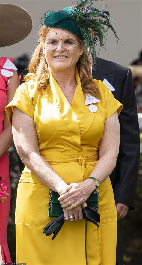 Sarah Ferguson Performs A Deep Curtsey To The Queen At Royal Ascot In