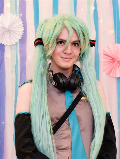 After Years Of Cosplaying As Hatsune Miku I Finally Got A Good Photo
