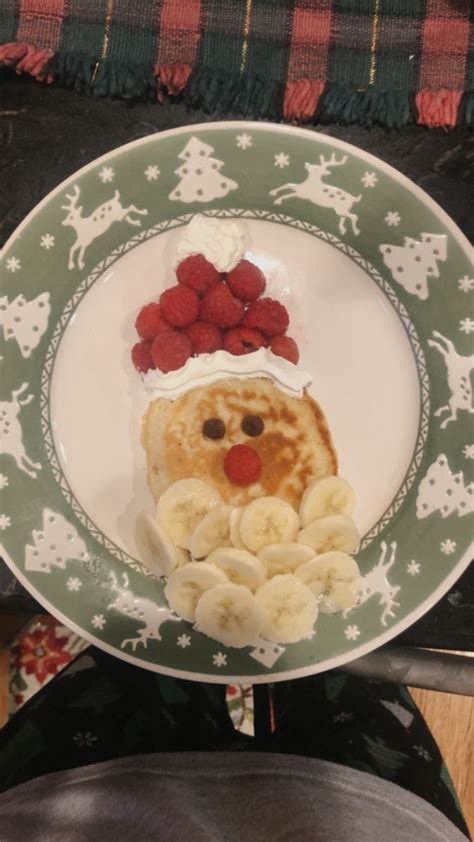 Santa Pancake 🎅🏻 Santa Pancakes Christmas Desserts Christmas Activities
