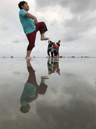 Discover the magnificent scenery surrounding this region and see its. Sky Mirror (Kuala Selangor): UPDATED 2019 All You Need to ...
