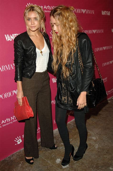 2006 Nyc Art And Photography Benefit Mary Kate And Ashley Olsen Photo