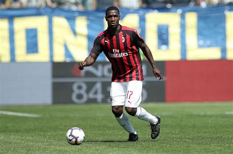 Founder of @zapata_company and inventor of zapata products. Genoa, ufficiale: in arrivo l'ex Milan Zapata | Calcio e ...