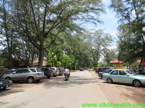 Mungkin air terjun ini nampak kecil, namun airnya yang jernih dan bersih merupakan antara faktor pengunjung berasa. CikLilyPutih The Lifestyle Blogger: BBQ Picnic Di Pantai ...