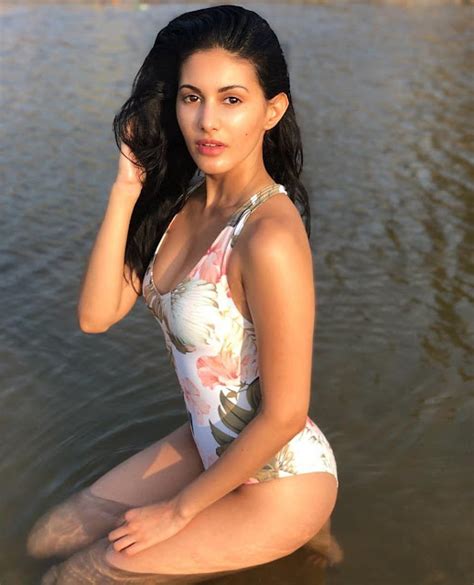 Amyra Dastur Latest Hot Bikini Pics Ritzystar