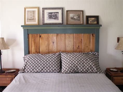 Rustic farmhouse decor is my latest obsession, so of course, that is the rabbit hole i jumped down on pinterest while thinking about prepping for christmas. Queen Farmhouse Headboard | Ana White