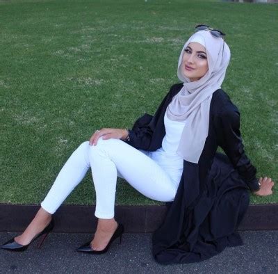 Give A Comment Would You F Ck Her Hot Hijab Tumbex