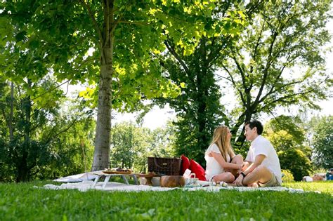 Romantic Picnics For Two In Central Park