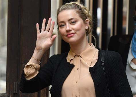 Amber Heard Claims Johnny Depp Threw Bottles At Her ‘like Grenades