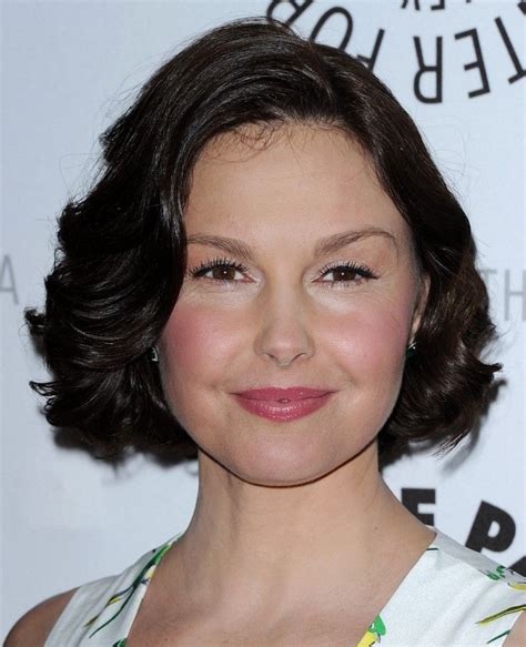 Ashley Judd Curled Out Bob Ashley Judd Stepped Out With Her Bobbed