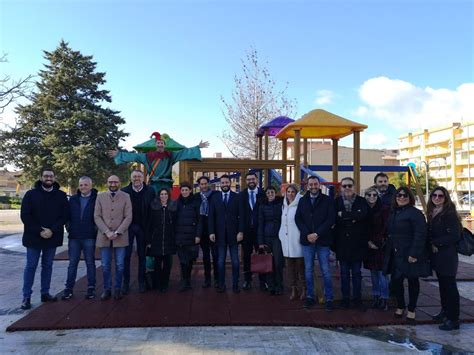 C'era una volta il movimento 5 stelle (di r. Restituzione stipendi M5S, deputati 5 Stelle donano parco ...