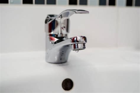 If it continues to drip from the spout after replacing the seats and springs, replace the cartridge, too. How To Tell If A Faucet Cartridge Is Bad - Homestead & Prepper