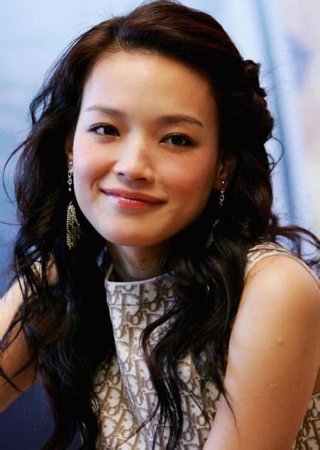 Asian long hair looks can be simply gorgeous, but to pull it off just right, take a look at the simple long hairstyles in this photo gallery to see which will look the best on you. 20 Mesmerising Asian Hairstyles