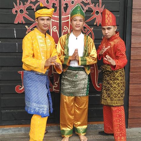 Baju Adat Kalimantan Barat Dan Penjelasannya Tradisi Tradisional