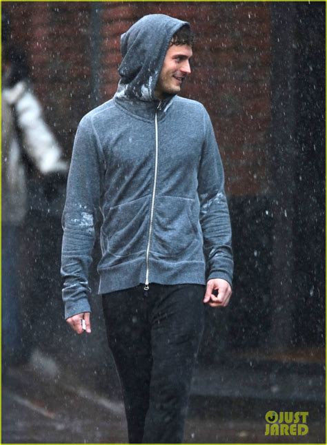 Jamie Dornan Runs In The Rain For Fifty Shades Of Grey Photo 3043917 Dakota Johnson Jamie