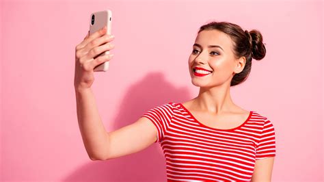 Top 5 Great Reasons To Get Into Selfie Photography Fashionisers©