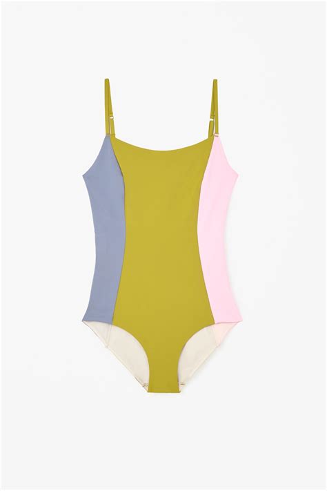 Block-colour swimsuit | Pretty swimsuits, Swimsuits, Swimwear