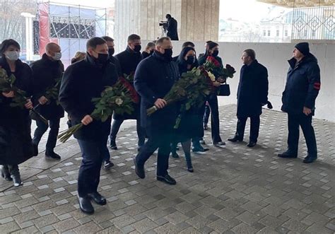Похороны Кернеса с мэром попрощались Айна Тимчук и депутаты Харьков