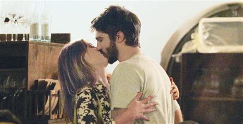 L'annuncio della gravidanza è arrivato durante una puntata di quelli che il. Barbara Berlusconi e Lorenzo Guerrieri, coppia al bacio ...