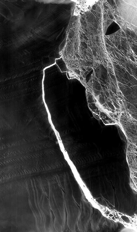 Nasa Snaps Nighttime View Of Massive Iceberg Split Dark Images