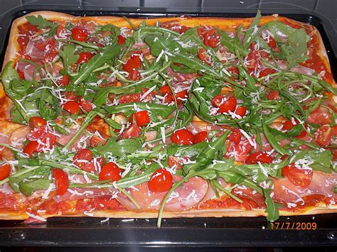 7,80 € 8,80 € pizza romana. Pizza mit Rucola und Parmaschinken (Rezept mit Bild ...