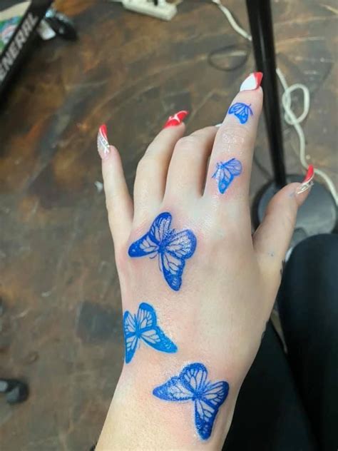 When it's likely to appear: IᑎK image by 𝙵𝙻𝙶𝙿𝙸𝙽𝚂𝚂🤍🌴 in 2020 | Finger tattoos, Mini ...