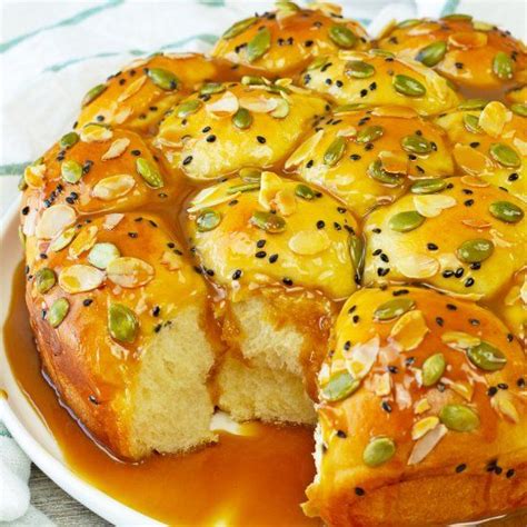 The main use for honeycomb in minecraft, though, comes in the form of making yourself another beehive. My take on the famous beehive or honeycomb buns. Soft and ...