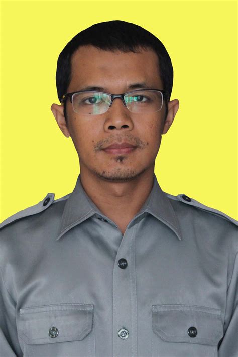 Kasir merupakan pekerjaan yang sangat dicari oleh masyarakat, banyak yang bekerja dalam bidang ini. Pelayanan Terpadu Satu Pintu (PTSP) dan Pengaduan
