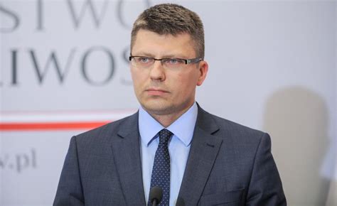 Marcin warchoł (ast) politico polacco (it); Wiceminister sprawiedliwości: Wina spółki nie będzie już ...