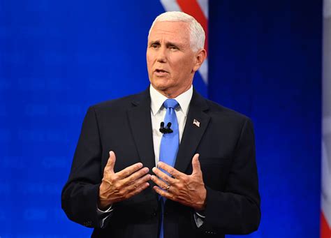 Pence Blasts Trump For Once Calling Putin A Genius