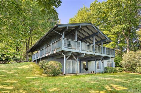 Contact weaverville realty for more information or to schedule a tour. Lake Toxaway NC Waterfront Homes For Sale