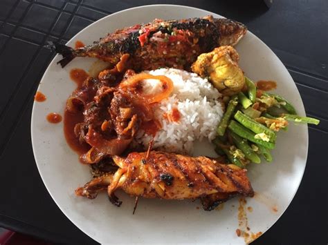 Located at the northern bank of the kerian river in south seberang perai district, it is the southernmost populated place of penang. 20 Tempat Makan Best Di Nibong Tebal (Jom TRY) - Saji.my