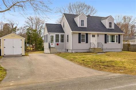 246 Perry St Stoughton Ma 02072 Mls 72639606 Redfin