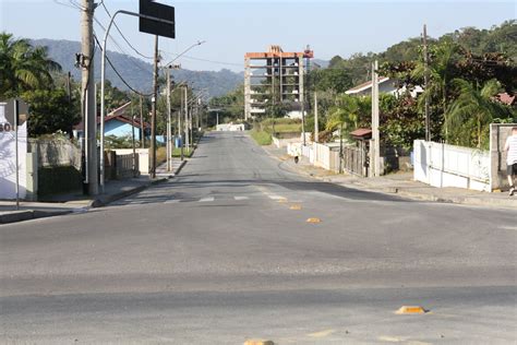 Prefeitura De Timbó Realiza Serviço De Recuperação De Pavimentação Na