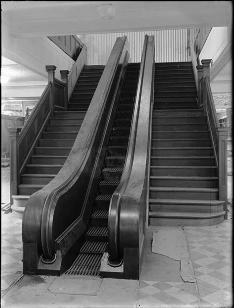 013016pd Perths First Escalator At Moores Department Store 1929