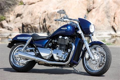 See all technical specifications of the triumph thunderbird 1600 motorcycle such as is its weight, top speed, engine specs and horsepower. 2009 Triumph Thunderbird 1600 - Moto.ZombDrive.COM