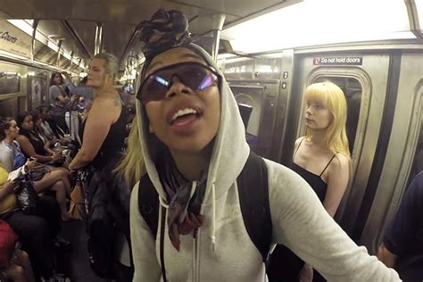 Awkward Brandy Sings Her Heart Out On The Subway And Is Completely Ignored