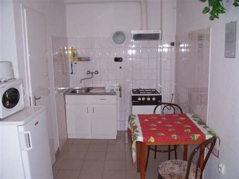 Las más comunes son las cocinas en 'u', la cocina en 'l'. Decorar cocina pequeña - BlogDecoraciones