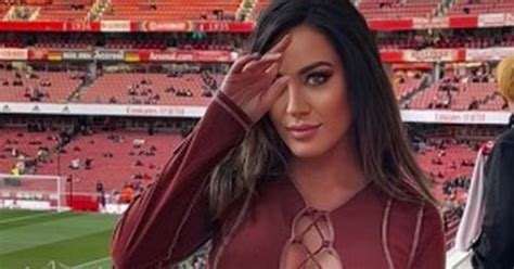 Onlyfans Babe Who Promised Naked Bus Tour Makes Arsenal Blush At Emirates Flipboard