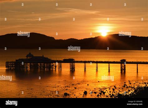 Early Morning Sunrise In Llandudno Wales Stock Photo Alamy