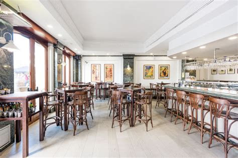 Con la independencia de un apartamento espacioso, vive unas vacaciones en familia o con amigos en pleno centro de nerja. Imágenes | Apartamentos Toboso Apar-Turis | Web Oficial