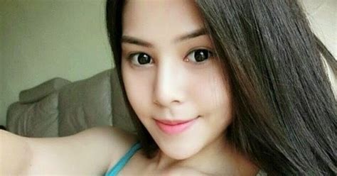 Kadang setiap ada kesempatan, aku dapat melihat payudara ibuku yang sedang asik menyusui adikku yang masih bayi. Mama Temanku Yang masih Cantik ~ CERITA DEWASA