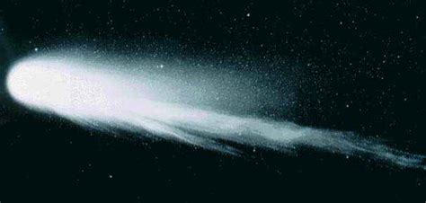 Halley's comet or comet halley (officially designated 1p/halley) is the most famous of the periodic comets, and is visible from earth every 75 to 76 years. Tudo sobre os anos 80 e 90.: Fevereiro de 1986: aparição ...