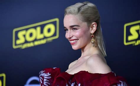 Emilia Clarkes Platinum Blonde In 2018 The Wildest Celebrity Hair Transformations Of The
