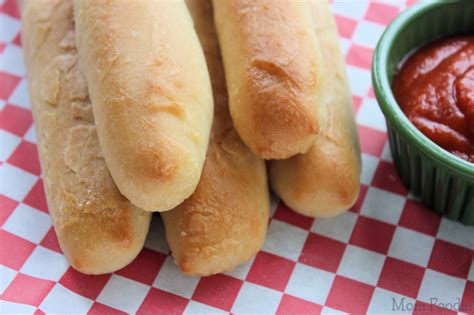Copycat Olive Garden Breadsticks Recipe Mom Foodie