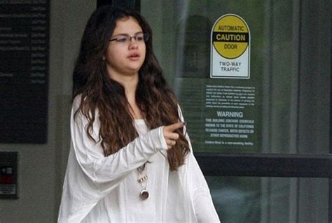 ¡omg¡ Selena Gomez Es Captada Sin Maquillaje Y Se Le Ve