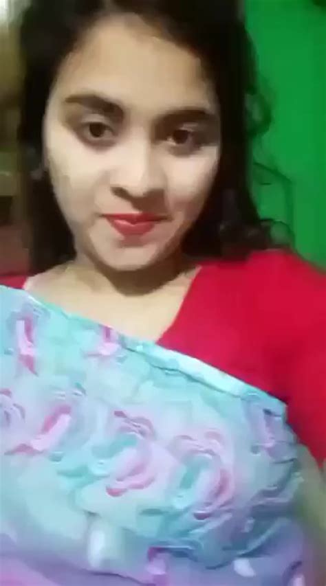 Very Beautiful Bangladeshi Girl Stripping Saree And Showing Pussy Desi