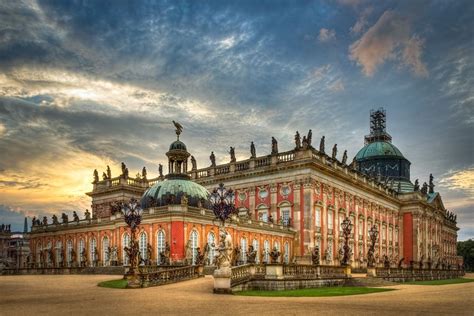 Mai anmelden und von den vorteilen. Sunset at New Palace, Sanssouci Park Potsdam, Germany ...