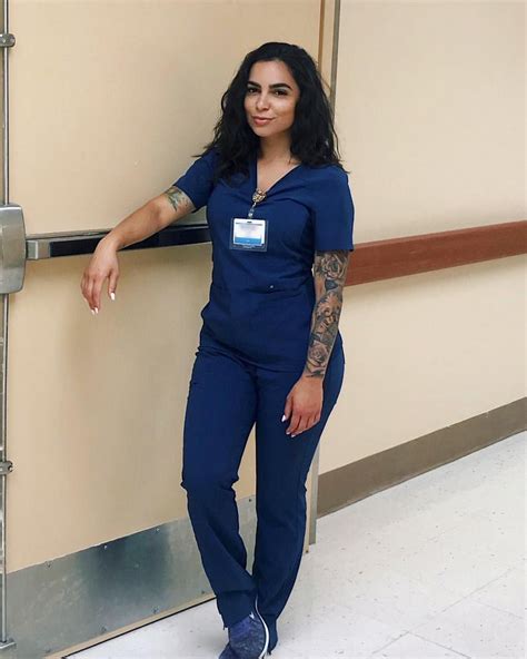 Crysmarie🥀 On Instagram “44 Done 🏼” Nursing Fashion Nurse Outfit