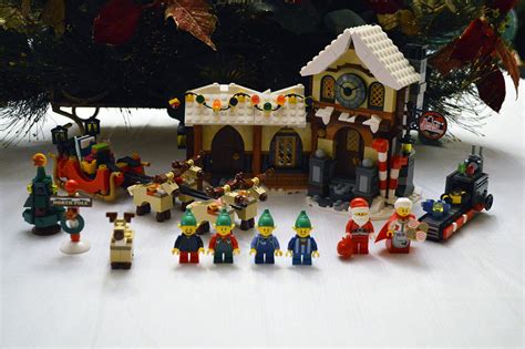 Lego Santas Workshop 10245 Its Review Game Of Bricks